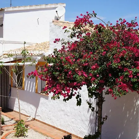 Villa Denia, 3 Dormitorios, 6 Personas - Es-262-35 Dénia