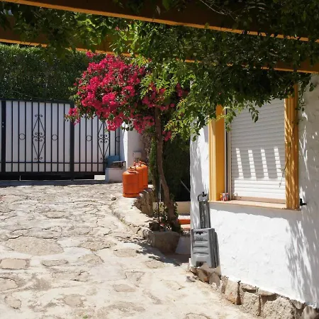 Villa Denia, 3 Dormitorios, 6 Personas - Es-262-35 *